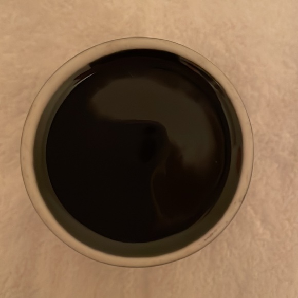 New black Mug with lid and red rubber band to protect your hand. Rubber lid. - Picture 6 of 7